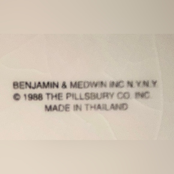 Pillsbury dough boy cookie jar with matching salt and pepper shakers - Picture 7 of 7